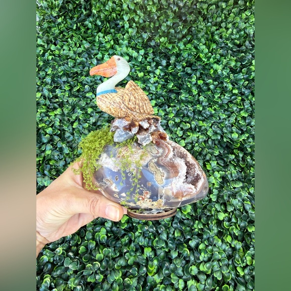 Pelican Spirit Sculpture | Generosity, Grounded Joy & New Beginnings - Picture 2 of 7